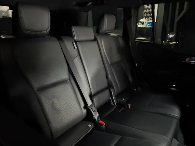 0704484a30260824w001-23